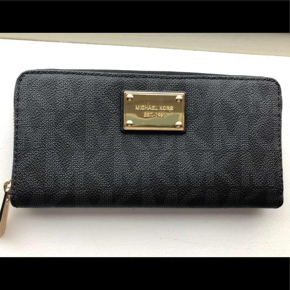 Michael Kors Wallet NWOT